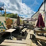 Spacious Pretty In Old Totterdown 3*