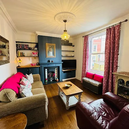 게스트하우스 Totterdown's Fabulous Vintage Style House 브리스틀