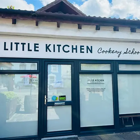 Guest house Modern & Vintage Inspired In Old Totterdown
