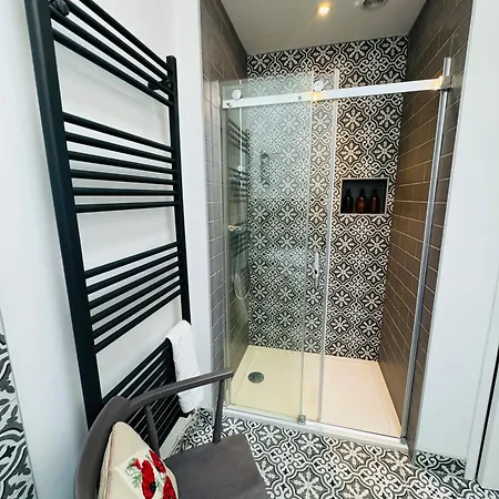Modern & Vintage Inspired In Old Totterdown Guest house Bristol