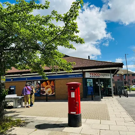 Spacious Pretty In Old Totterdown ゲストハウス