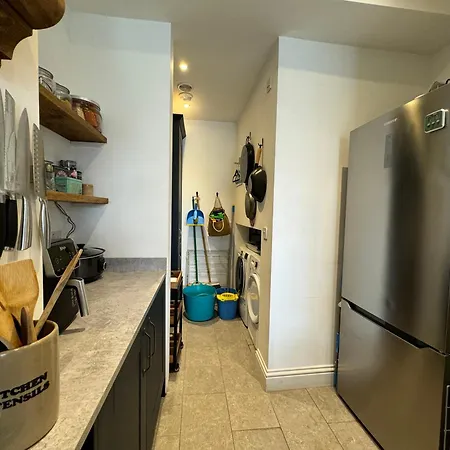 בית הארחה Spacious Pretty In Old Totterdown בריסטול