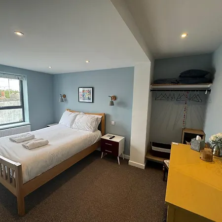 Pensión Spacious Pretty In Old Totterdown