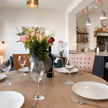 Spacious Pretty In Old Totterdown * Bristol
