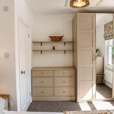 Spacious Pretty In Old Totterdown * Bristol