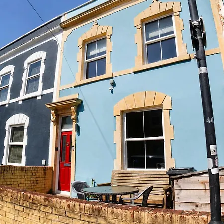 Spacious Pretty In Old Totterdown Ferienhaus Bristol