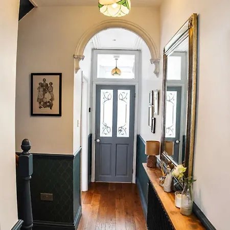 Ferienhaus Spacious Pretty In Old Totterdown *