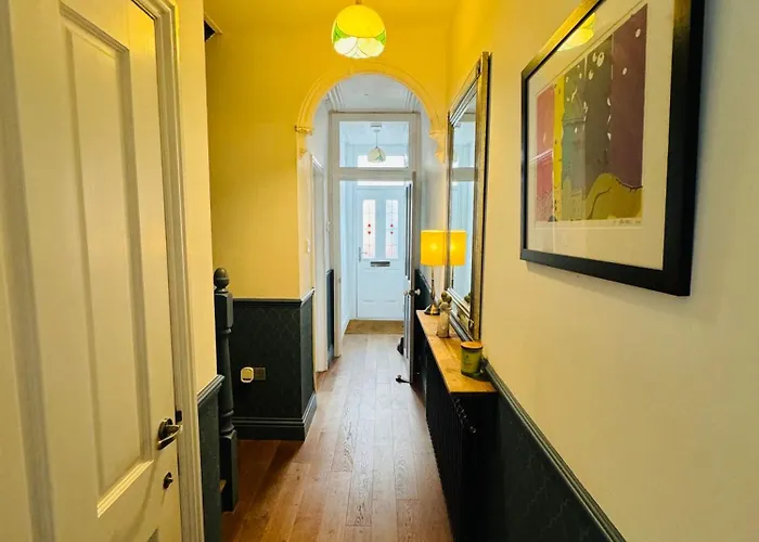 Pensionat Spacious Pretty In Old Totterdown 3*