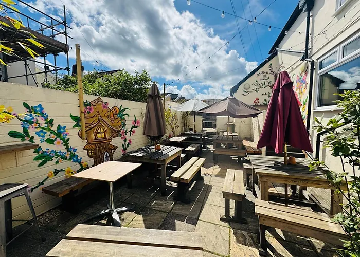 Spacious Pretty In Old Totterdown 3*