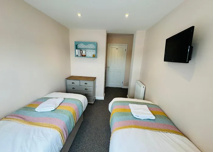 Spacious Pretty In Old Totterdown Pensionat