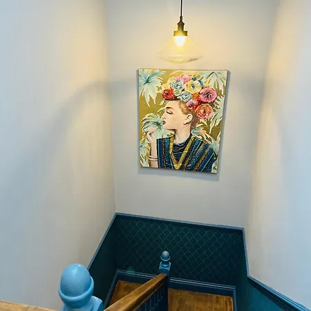 Totterdown's Modern & Vintage Inspired Guest house