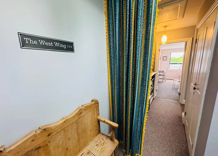 Πανσιόν Spacious Pretty In Old Totterdown 3*