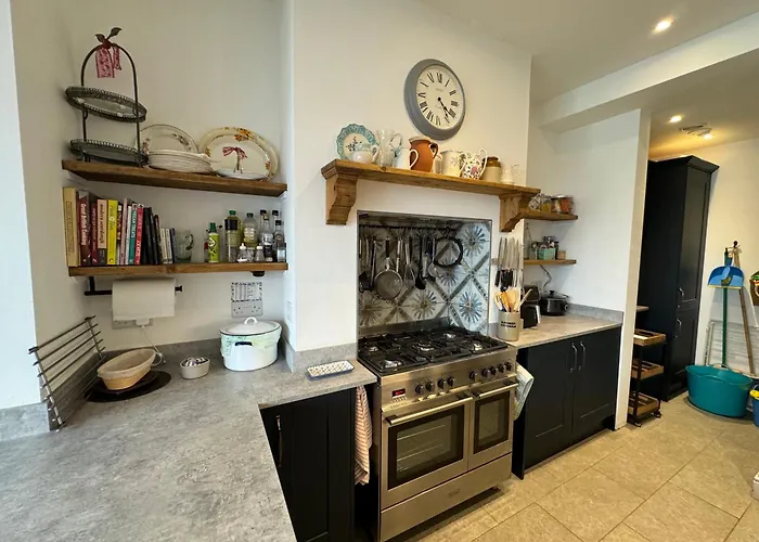 Spacious Pretty In Old Totterdown 招待所 3*